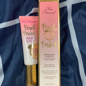 Too Faced Peach Perfect comfort Matte Foundation